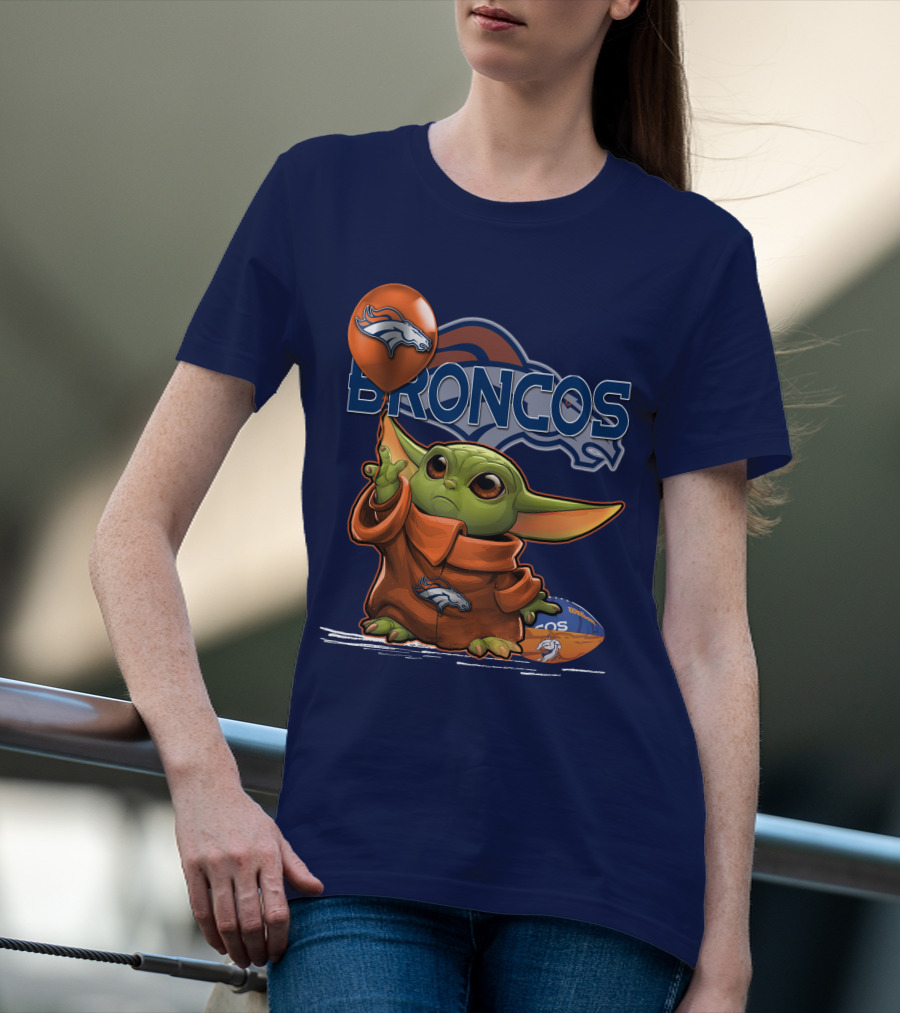 Yoda V1 Denver Broncos Alien Holding Balloon And Football T-Shirt