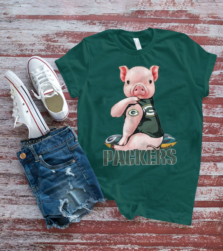 Green Bay Packers Pig Holding Football T-Shirt