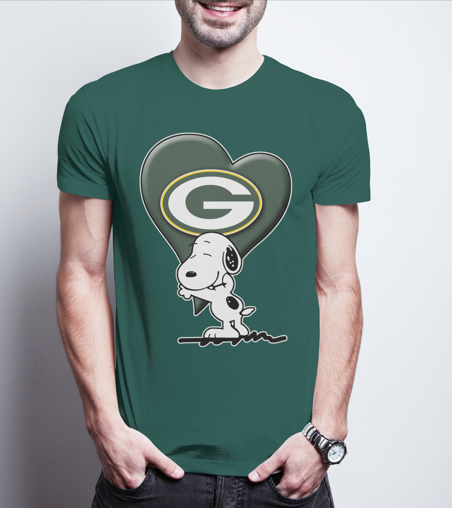 Snoopy Hugging Heart With Green Bay Packers T-Shirt