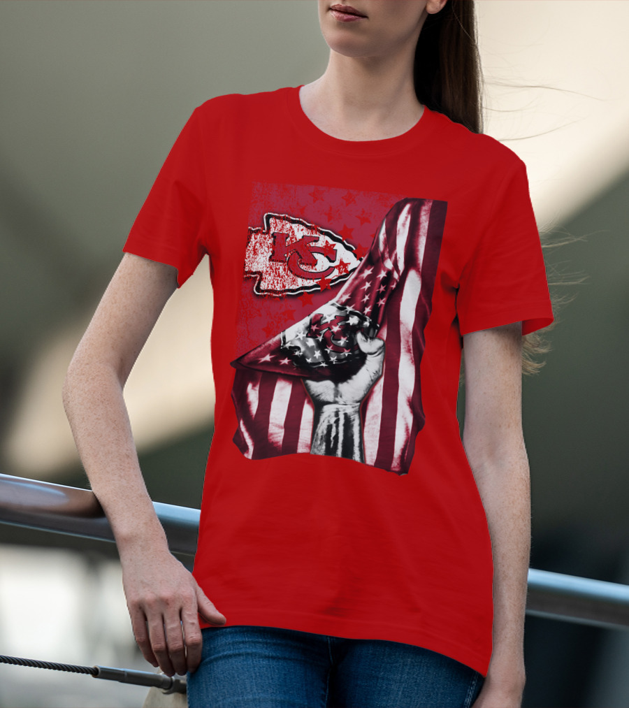 Kansas City Chiefs Arrowhead With American Flag Motif T-Shirt