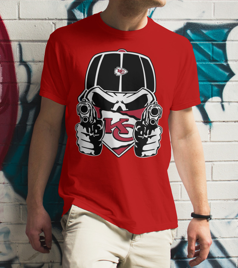 Kansas City Chiefs Bold Skull Logo Showdown T-Shirt