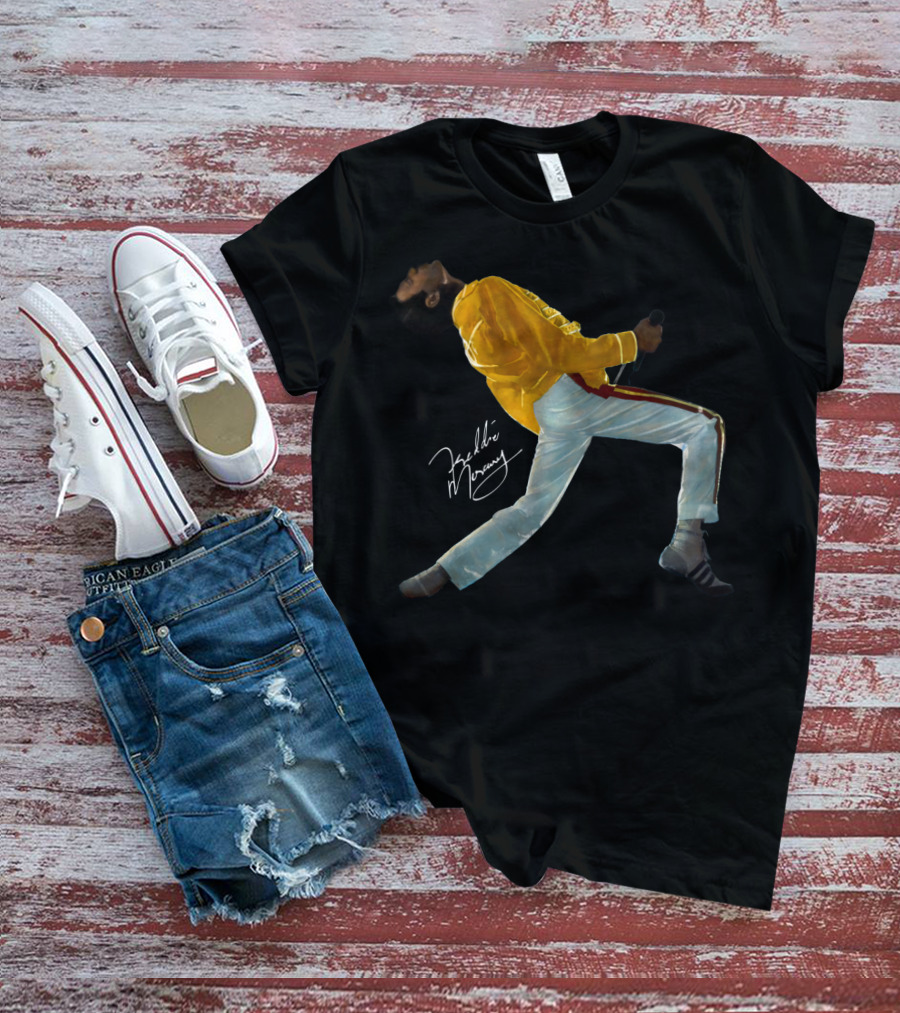 Freddie Mercury Wembley Yellow Jacket Live Pose T-Shirt