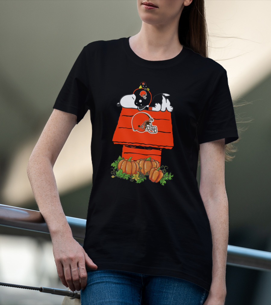 Cleveland Browns Snoopy Pumpkin Halloween Football Doghouse T-Shirt