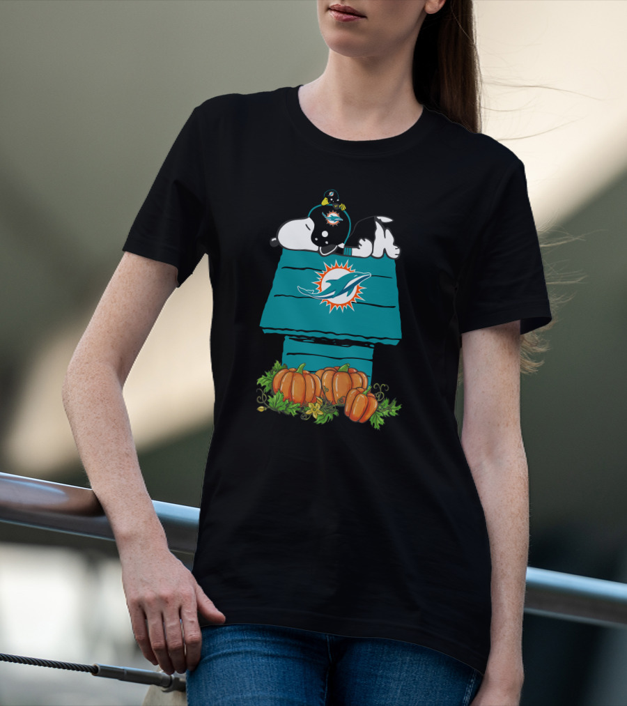 Miami Dolphins Snoopy Halloween Pumpkins T-Shirt