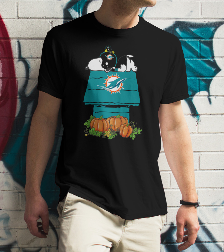 Miami Dolphins Snoopy Halloween Pumpkins T-Shirt