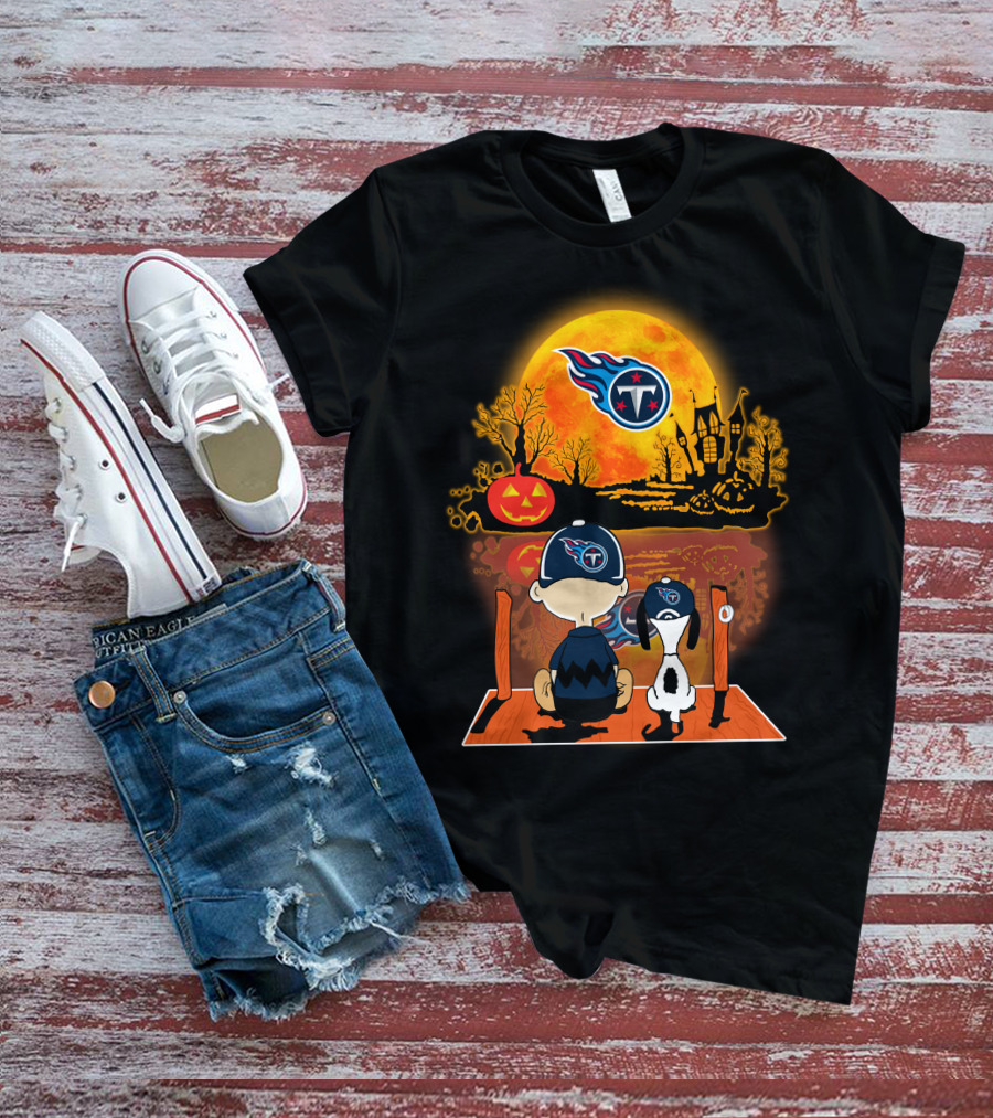 Tennessee Titans Snoopy And Charlie Brown Halloween Pumpkin Moon T-Shirt