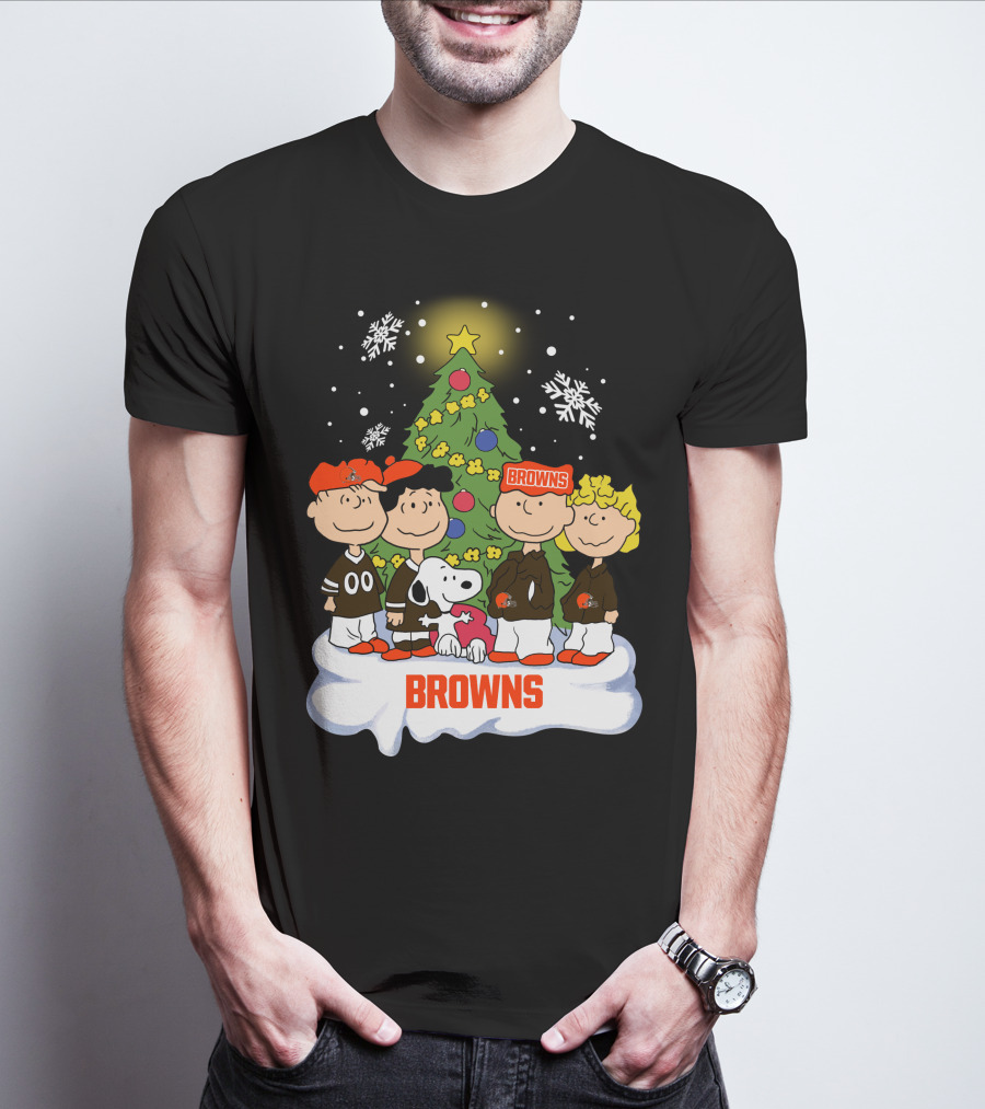 Snoopy Christmas Cleveland Browns Peanuts Characters Holiday Scene T-Shirt