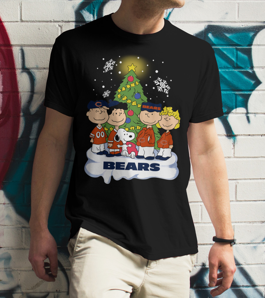 Peanuts Christmas Chicago Bears Snoopy Winter Scene T-Shirt