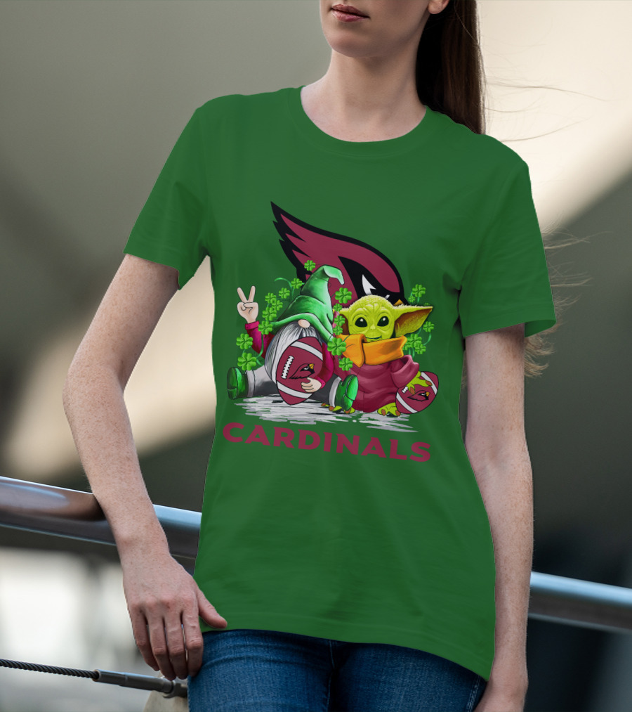 Arizona Cardinals Football Patrick's Day Gnome And Baby Alien With Shamrocks T-Shirt