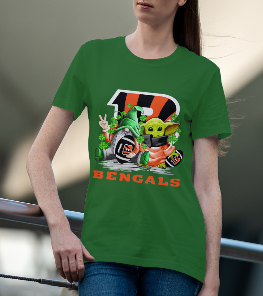 Cincinnati Bengals St. Patrick's Day Gnome And Baby Yoda Football T-Shirt