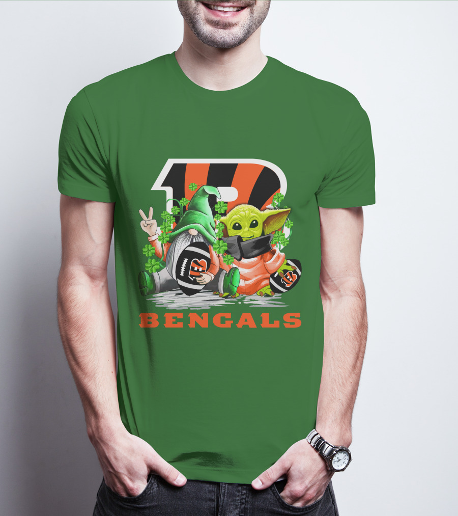 Cincinnati Bengals St. Patrick's Day Gnome And Baby Yoda Football T-Shirt