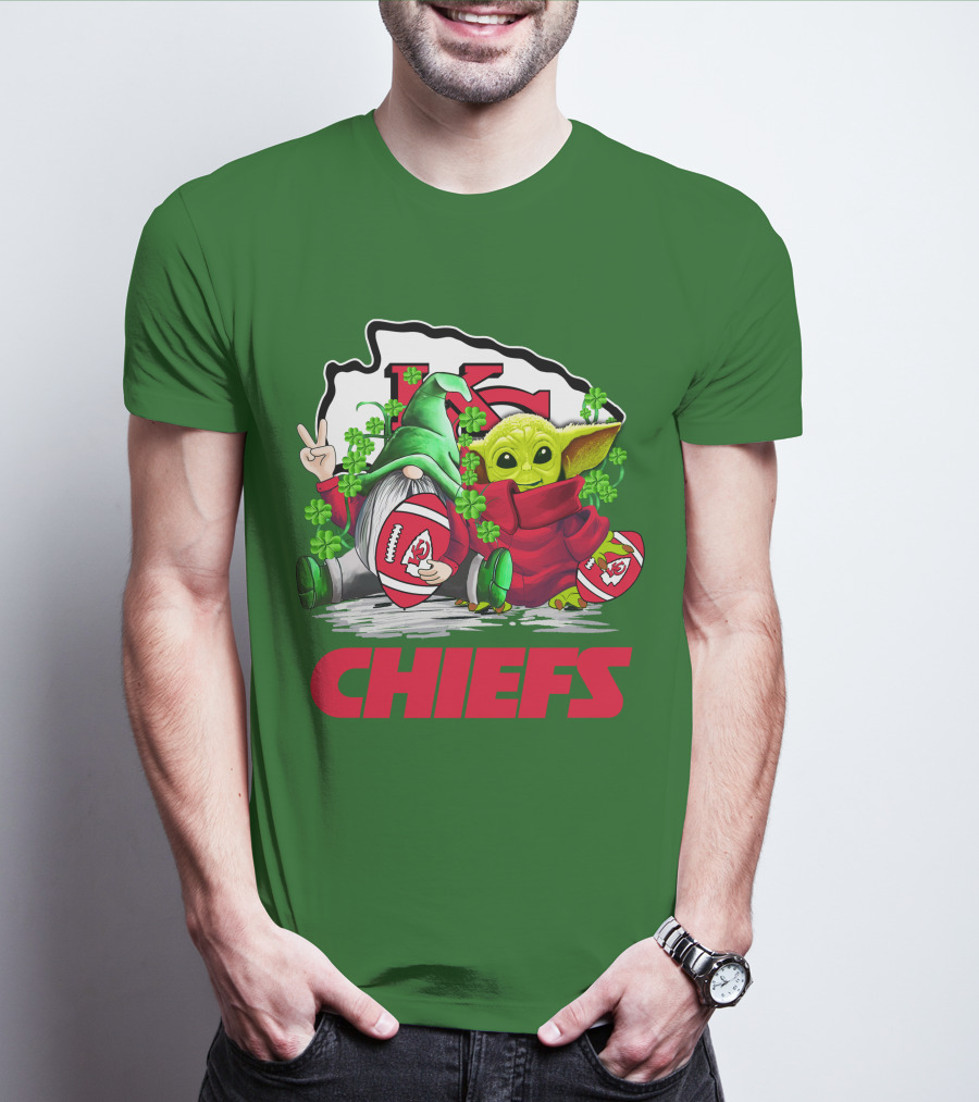 Kansas City Chiefs St. Patrick's Day Football Gnome And Baby Alien T-Shirt