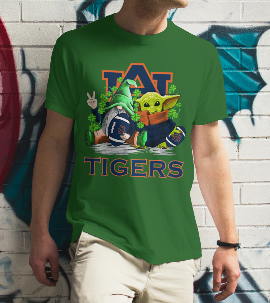 Auburn Tigers St. Patrick’s Day Football Gnome And Yoda Fan T-Shirt