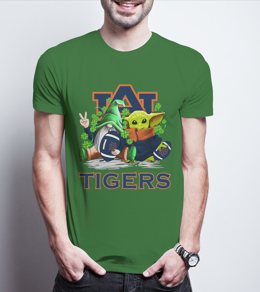 Auburn Tigers St. Patrick’s Day Football Gnome And Yoda Fan T-Shirt