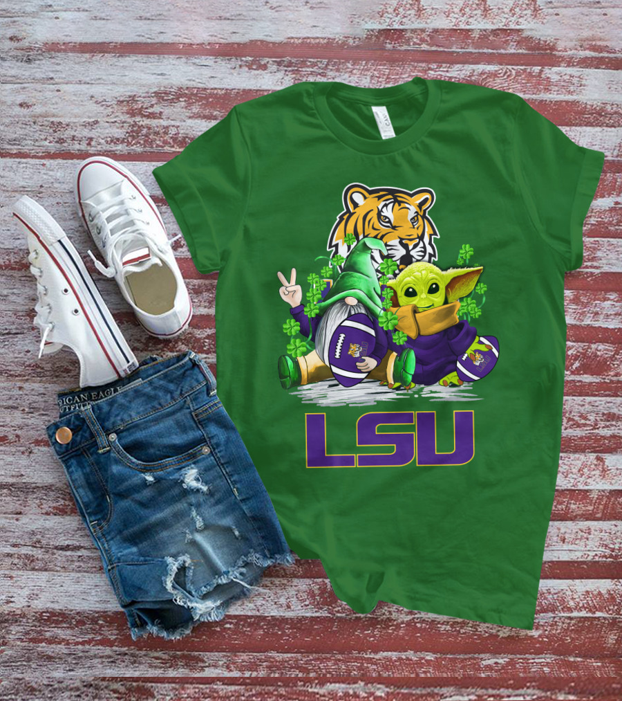 LSU Tigers Football St. Patrick's Day Gnome And Baby Alien With Shamrocks T-Shirt
