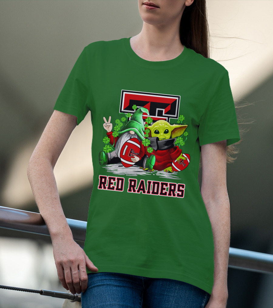Texas Tech Red Raiders St. Patrick’s Day Football Gnome And Baby Alien With Shamrocks T-Shirt