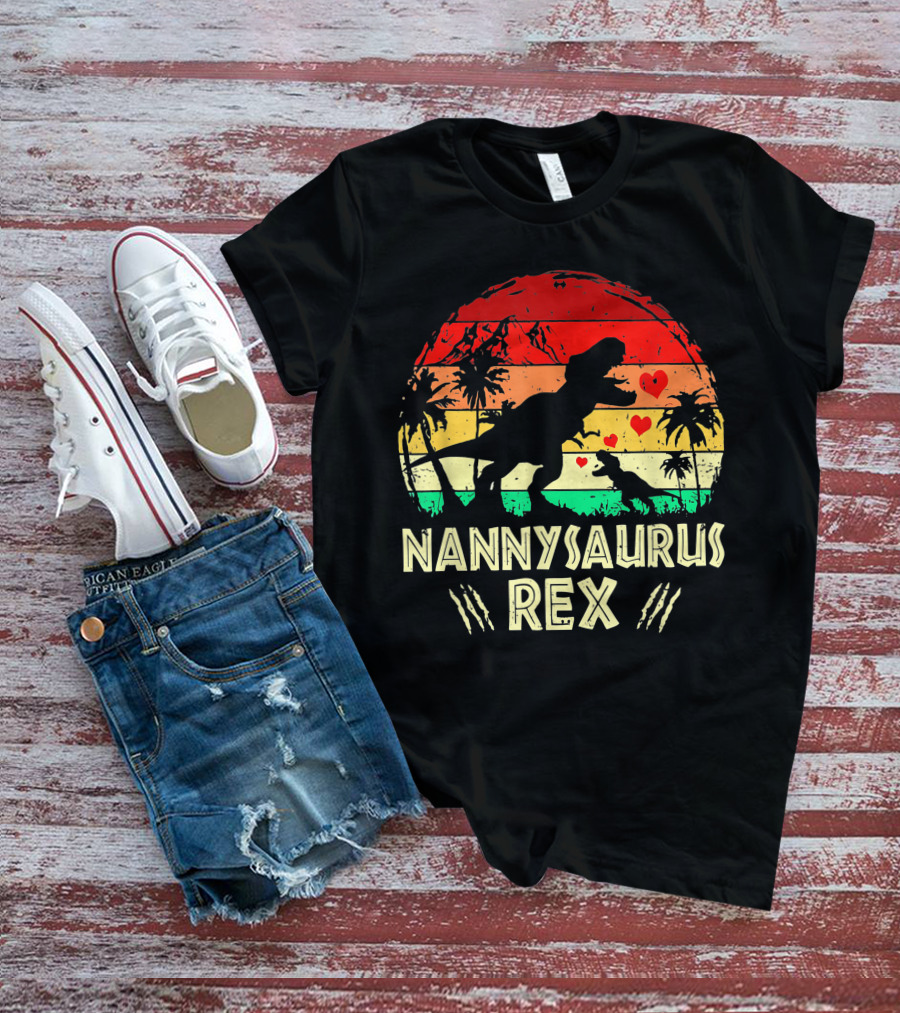 Nannysaurus Rex Dinosaur Sunset Hearts T-Shirt