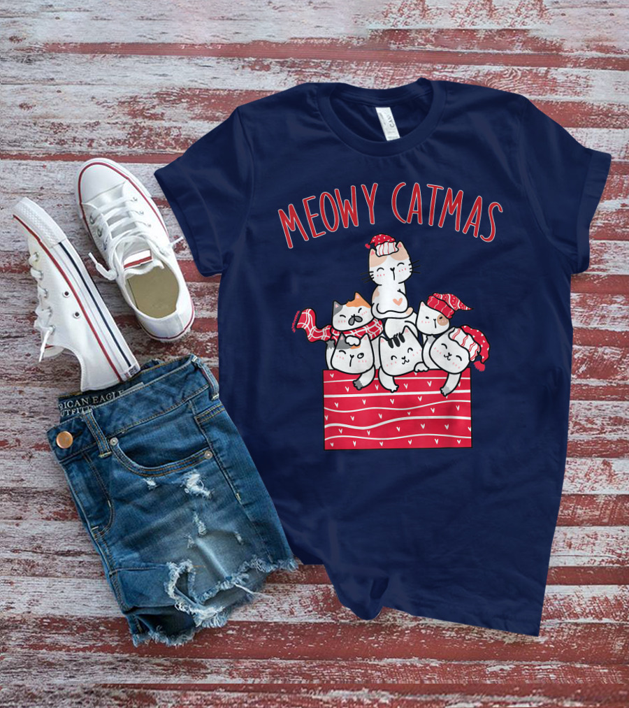 Meowy Catmas Cute Kawaii Anime Christmas Cats T-Shirt