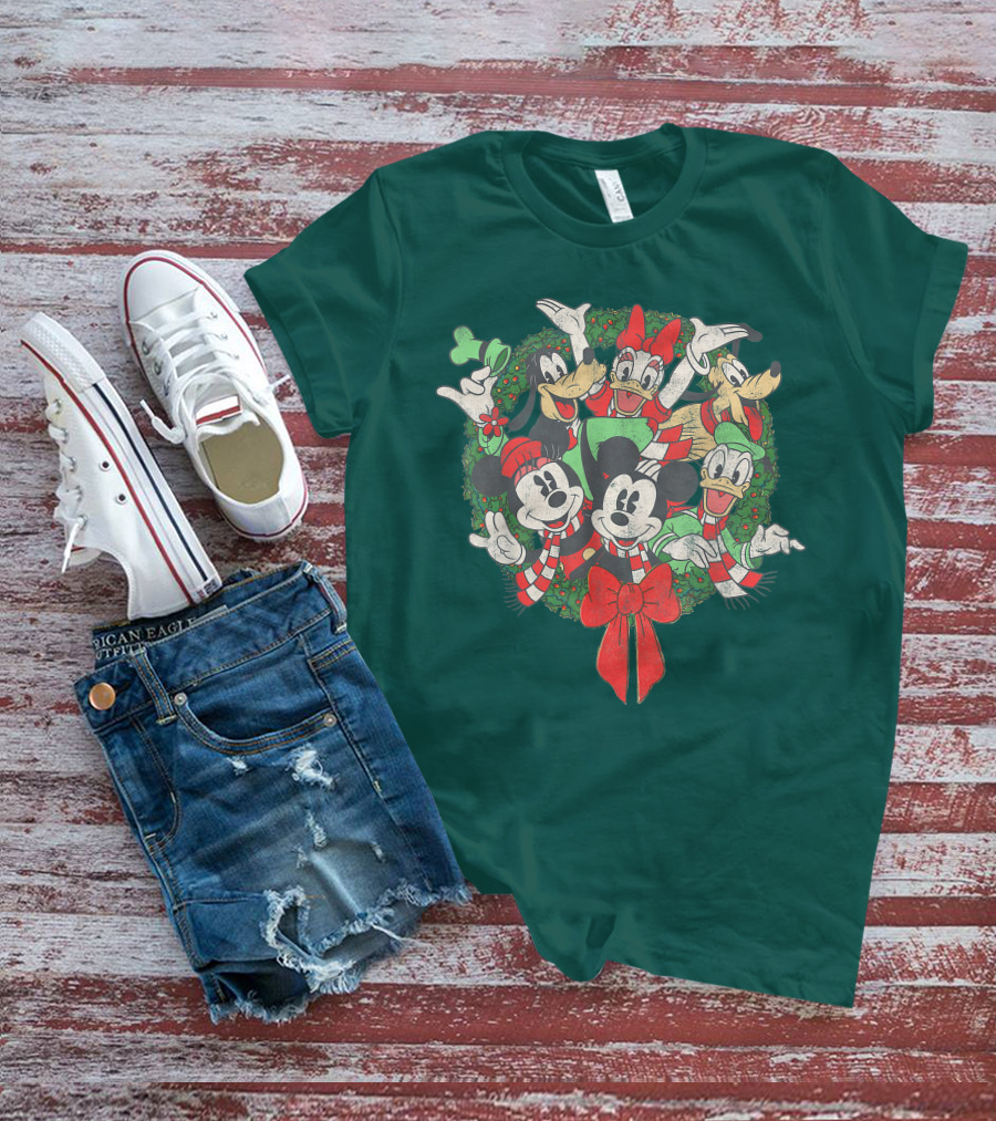 Disney Holiday Wreath Mickey Minnie Goofy Pluto Donald Christmas T-Shirt
