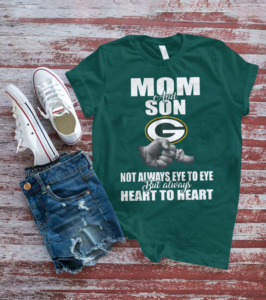 Green Bay Packers Mom And Son Not Always Eye To Eye But Always Heart To Heart T-Shirt