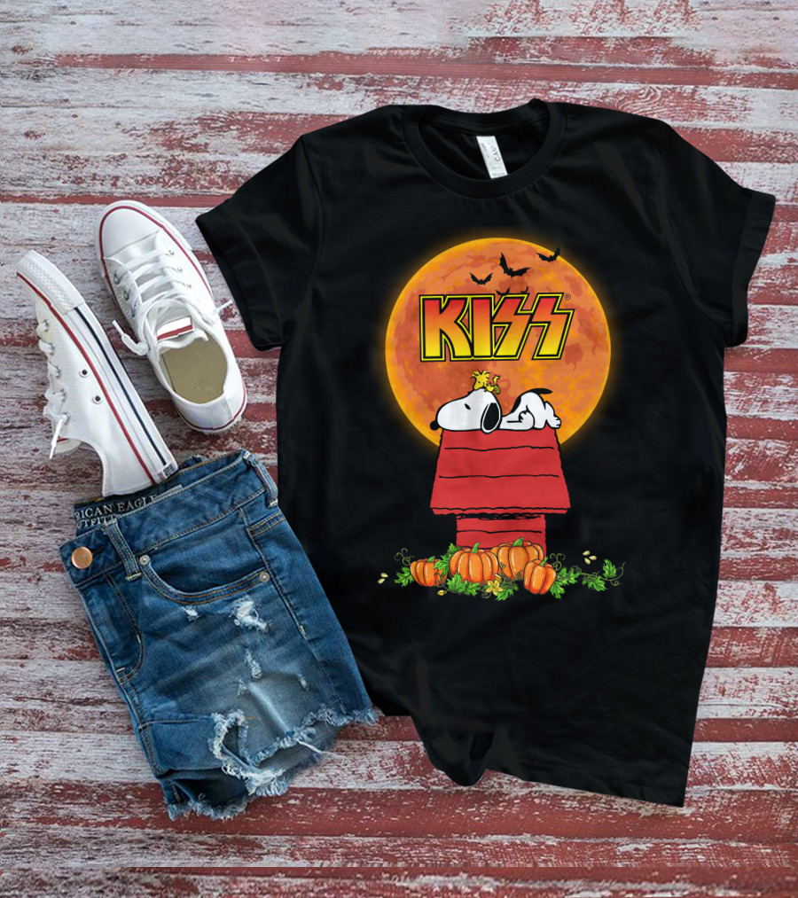 Kiss Halloween Snoopy Peanuts Moon Pumpkins T-Shirt