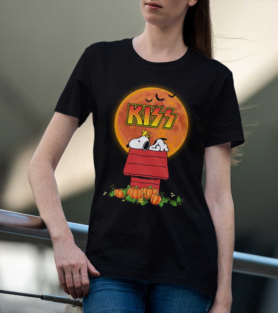 Kiss Halloween Snoopy Peanuts Moon Pumpkins T-Shirt