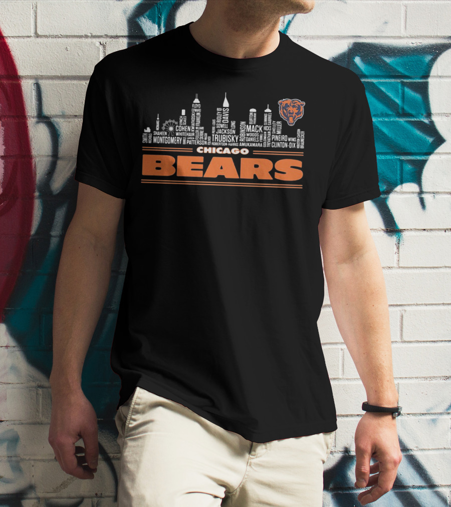 CHICAGO BEARS CITY SKYLINE TEAM PLAYERS LIST T-Shirt