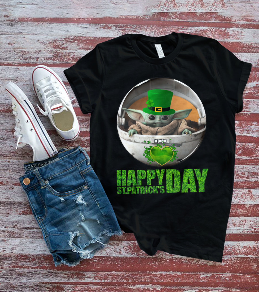HAPPY ST PATRICK'S DAY BABY YODA SHAMROCK HAT HEART T-Shirt