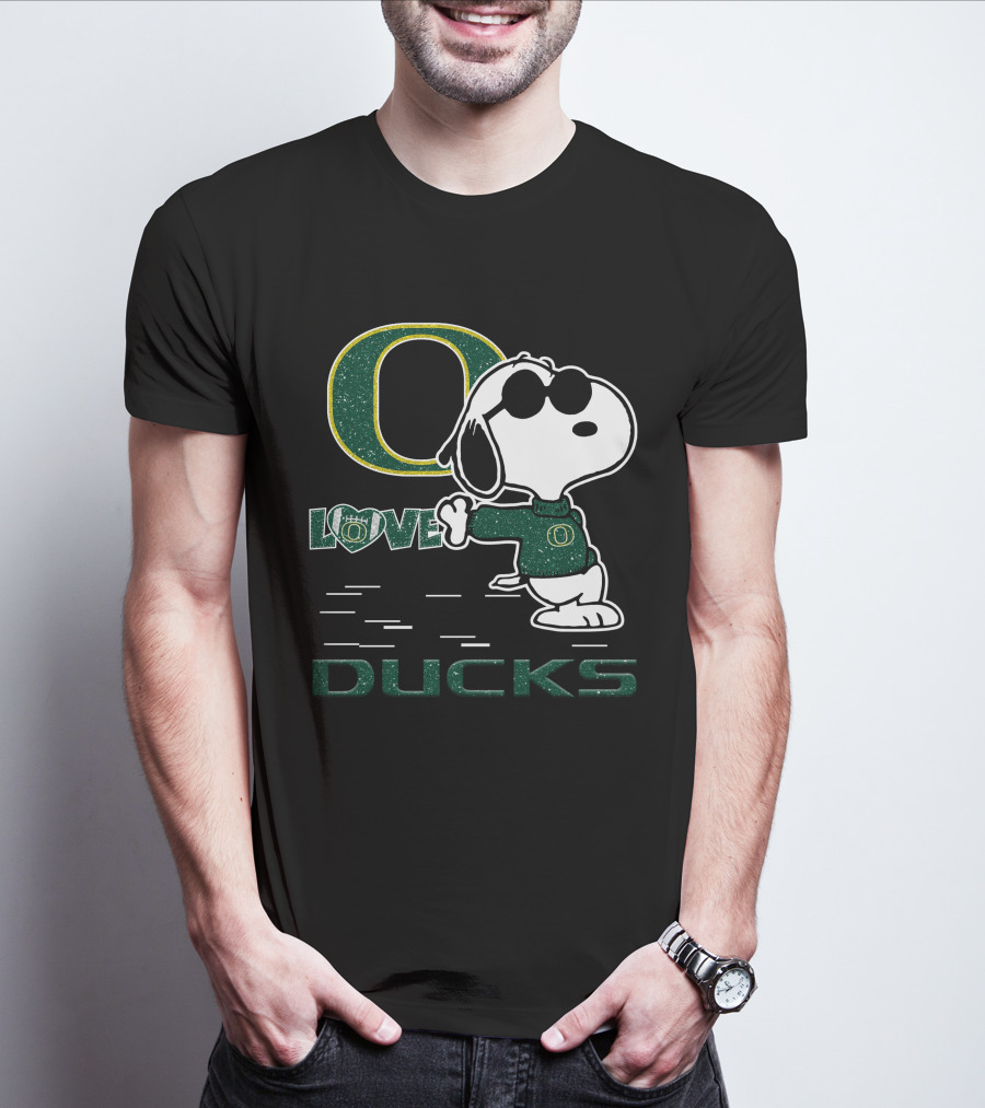 Snoopy Love Oregon Ducks Fan With Glitter Green O T-Shirt