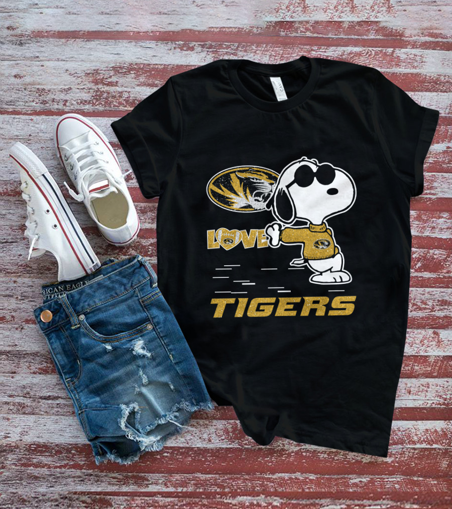 Snoopy Love Missouri Tigers Mizzou T-Shirt