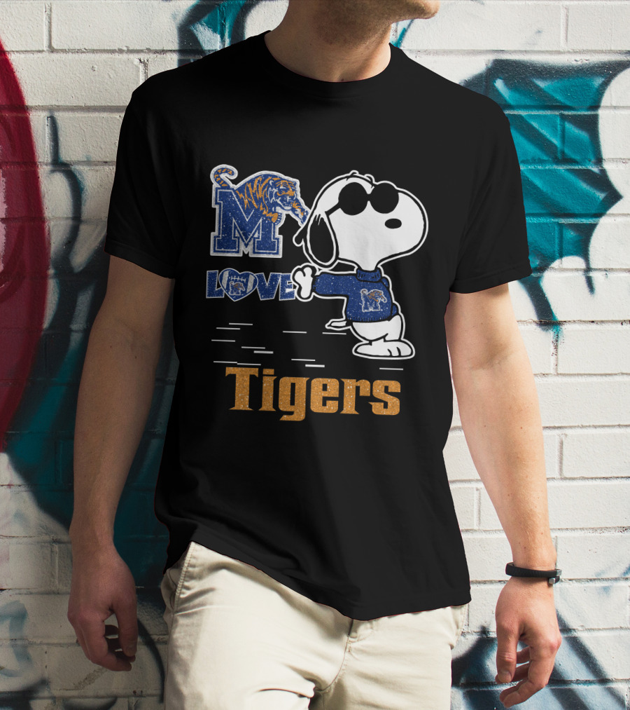 Snoopy Memphis Tigers Love T-Shirt