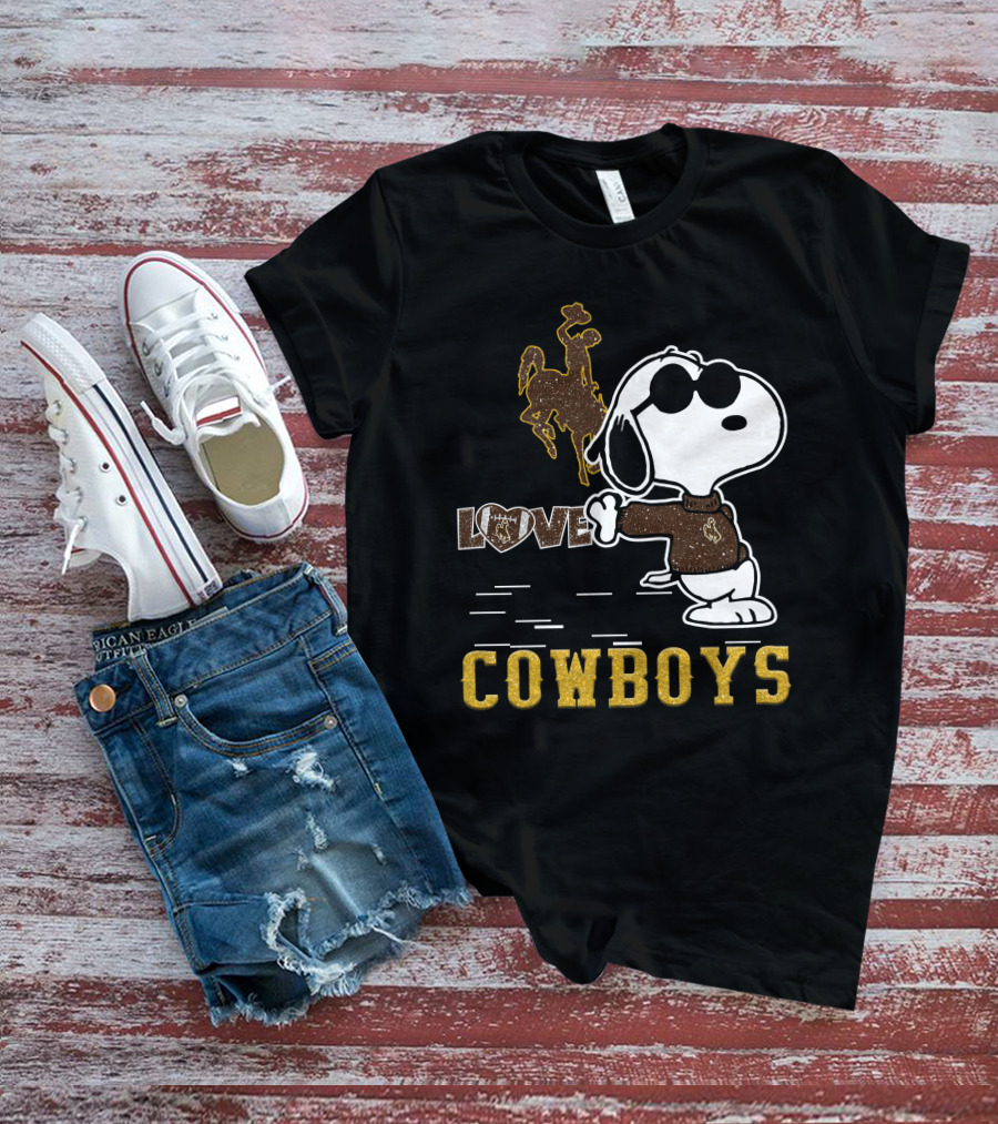 Snoopy Love Wyoming Cowboys Football Peanuts Character T-Shirt