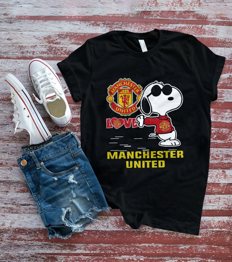 Snoopy Love Manchester United Logo 万博Manbetx手机官网 T-Shirt