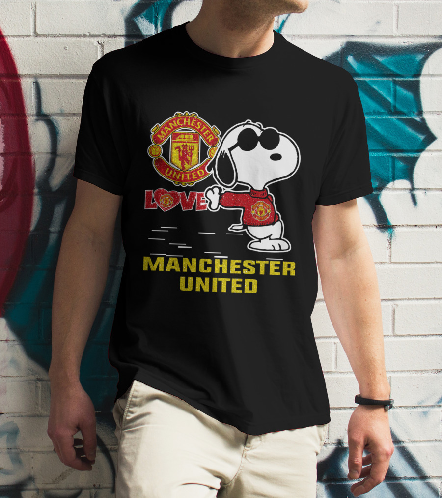 Snoopy Love Manchester United Logo 万博Manbetx手机官网 T-Shirt