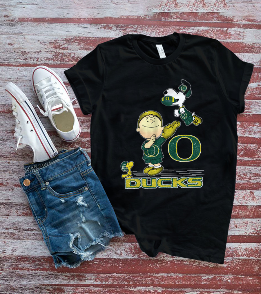 Snoopy And Woodstock Celebrate Oregon Ducks Football With Charlie Brown T-Shirt