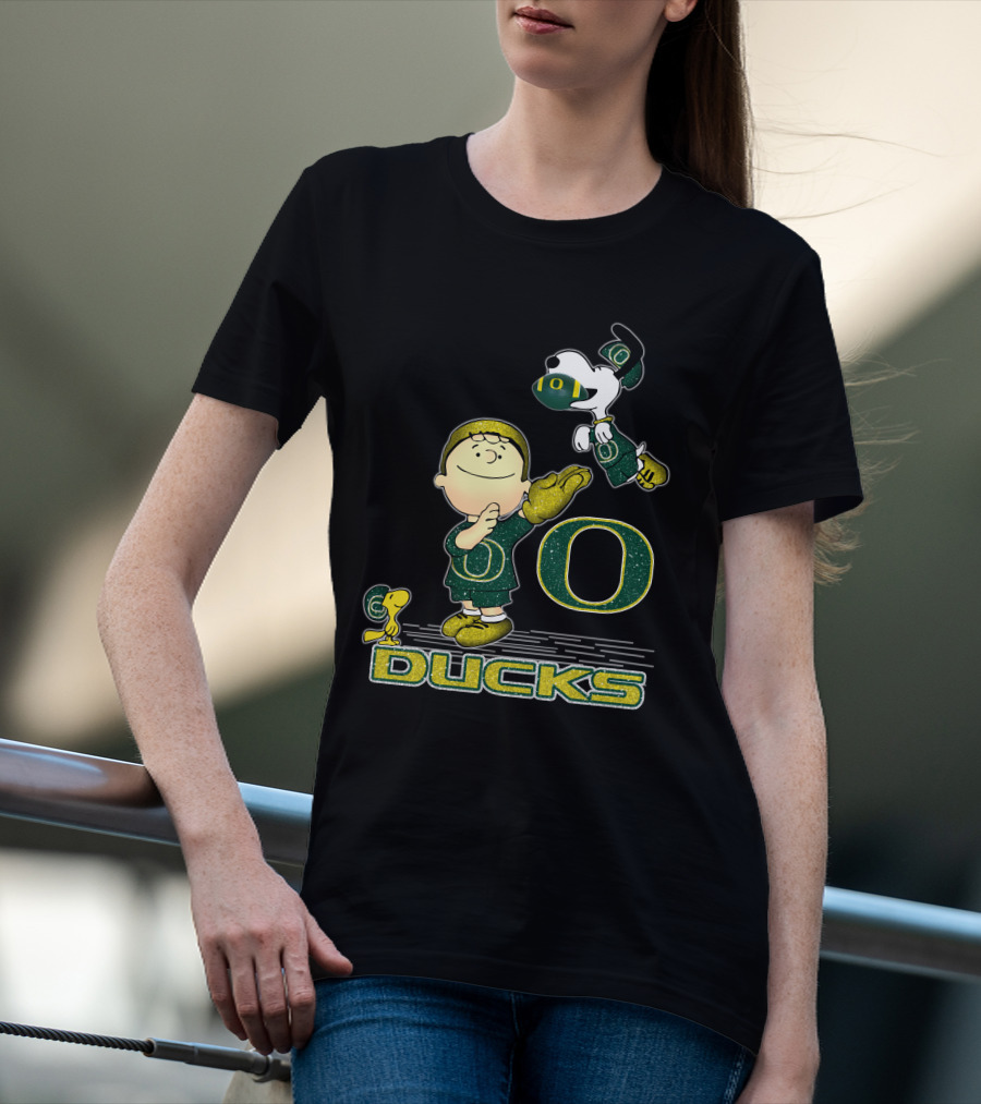 Snoopy And Woodstock Celebrate Oregon Ducks Football With Charlie Brown T-Shirt