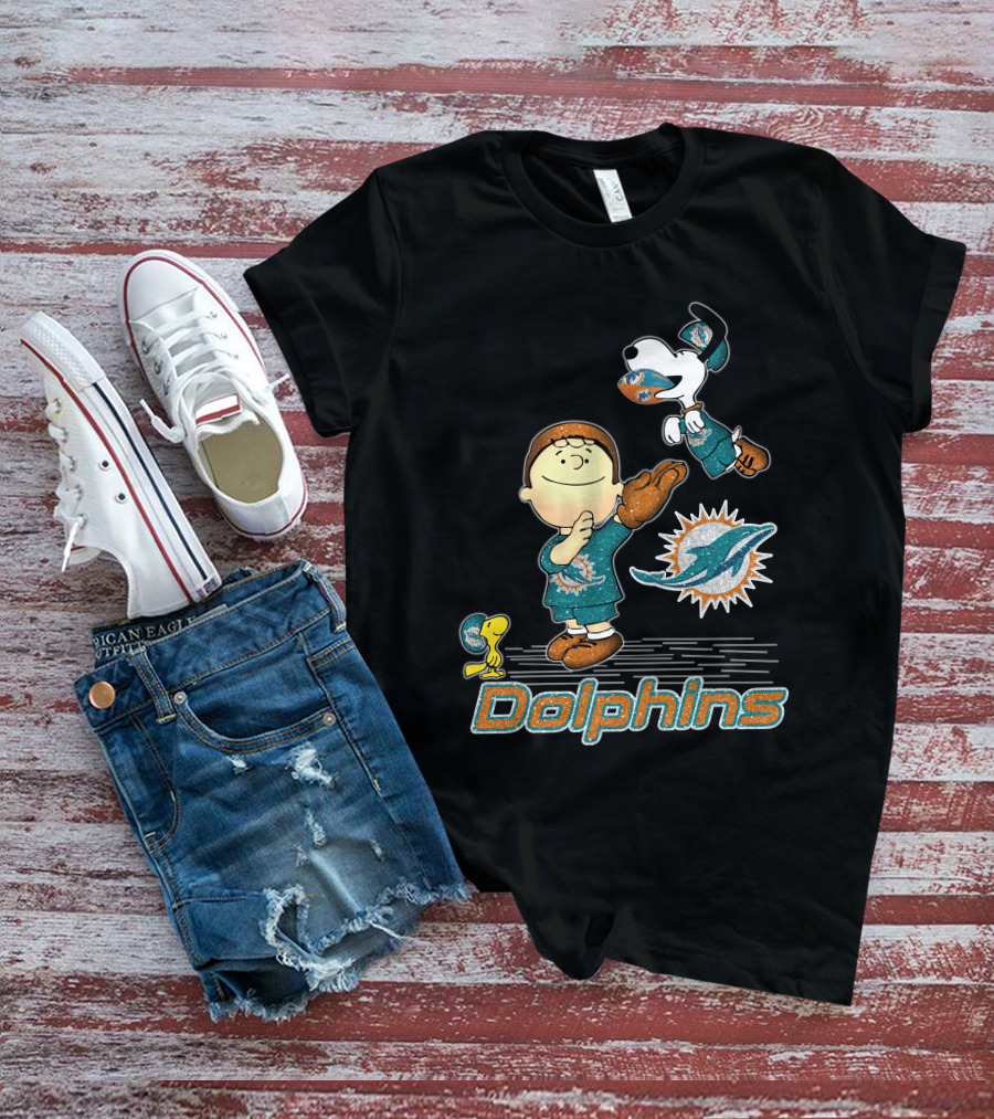 Snoopy And Woodstock Love Miami Dolphins Football T-Shirt