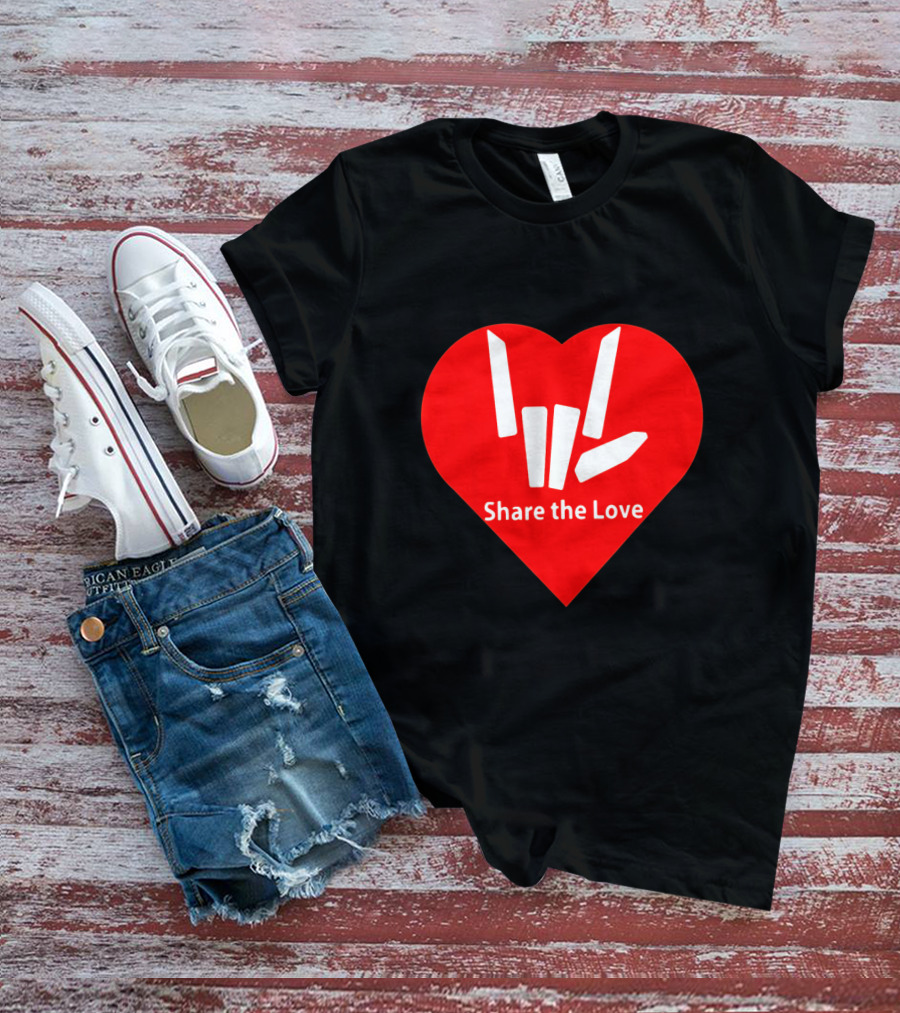 Share The Love Heart Symbol With Hand Gesture T-Shirt