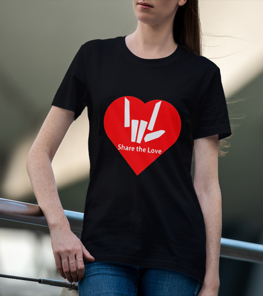 Share The Love Heart Symbol With Hand Gesture T-Shirt