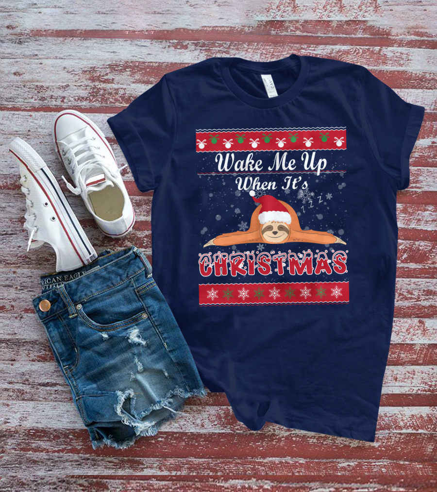 Wake Me Up When It's Christmas Sloth Santa Hat Snowflakes Zzz T-Shirt