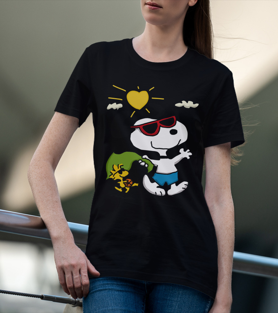 Snoopy And Woodstock Summer Fun Sun Heart Sunglasses T-Shirt