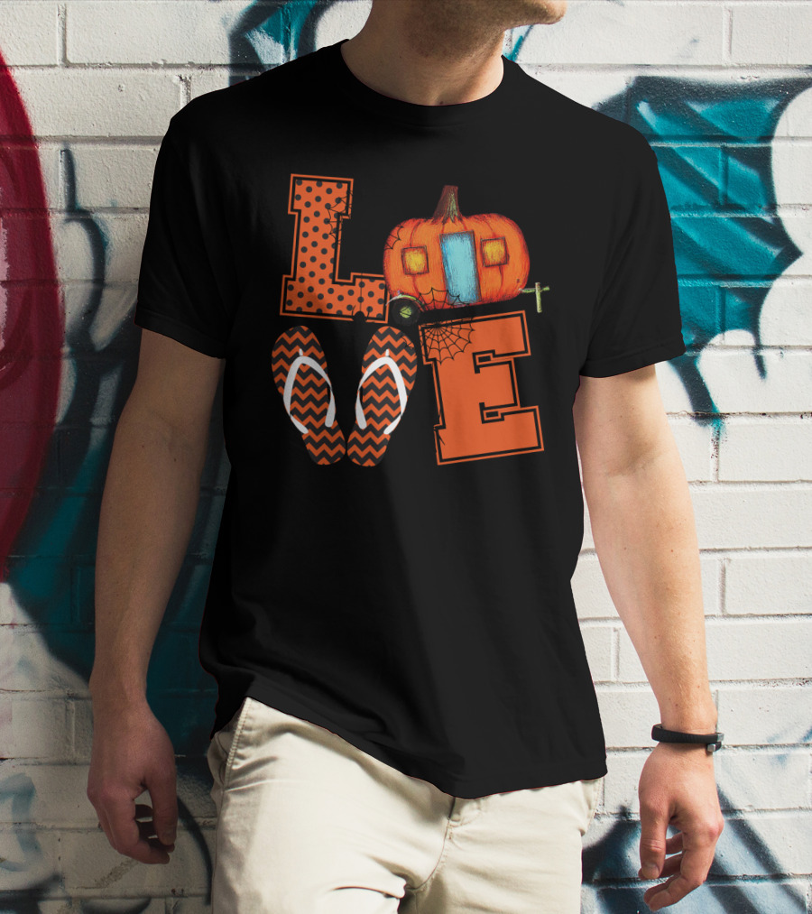 Love Halloween Camper With Pumpkin And Flip Flop T-Shirt