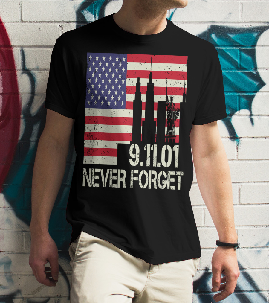 Vintage American Flag 9.11.01 Never Forget Statue Of Liberty And Twin Towers T-Shirt