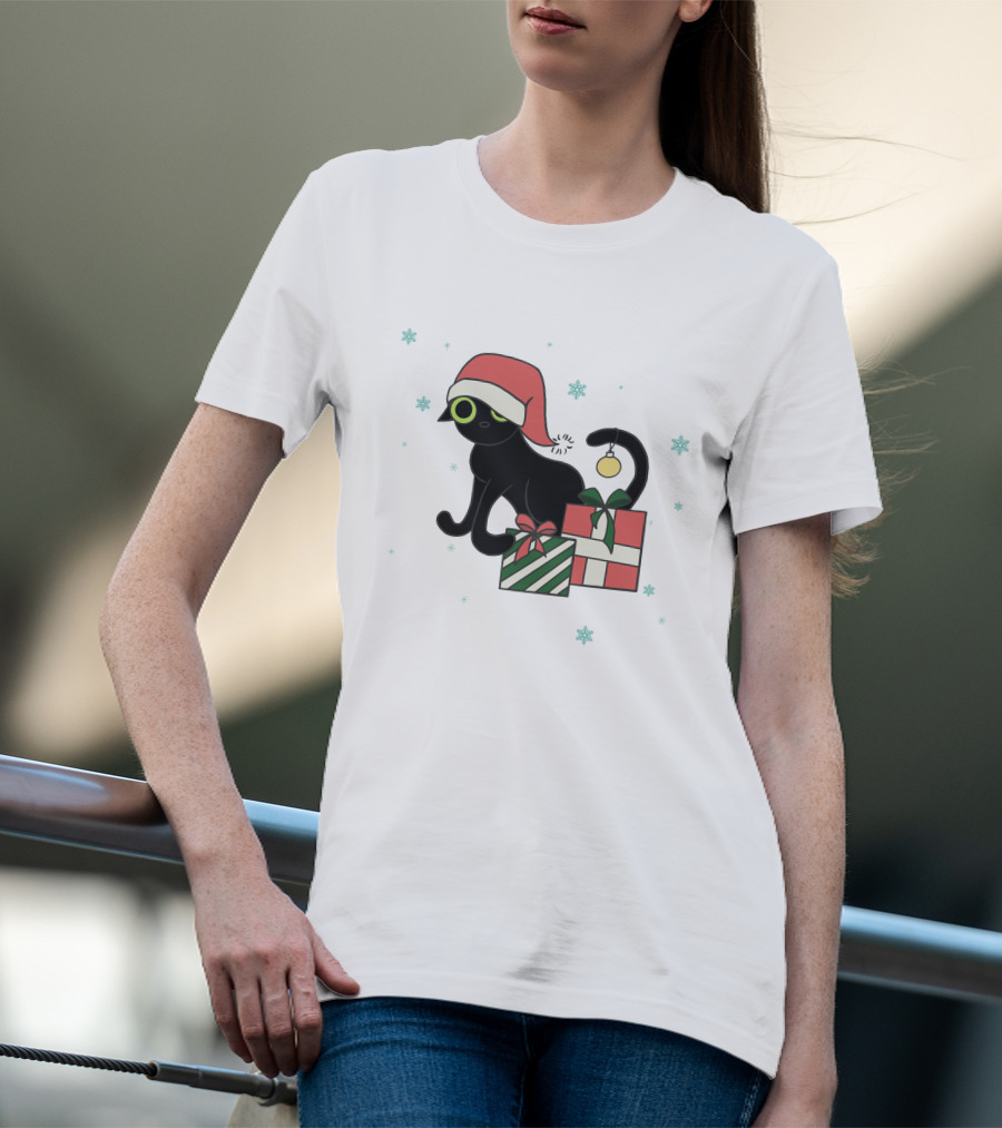 Jinx Holiday Merch Bigfootjinx Holiday Black Cat Santa Hat Presents Snowflakes T-Shirt