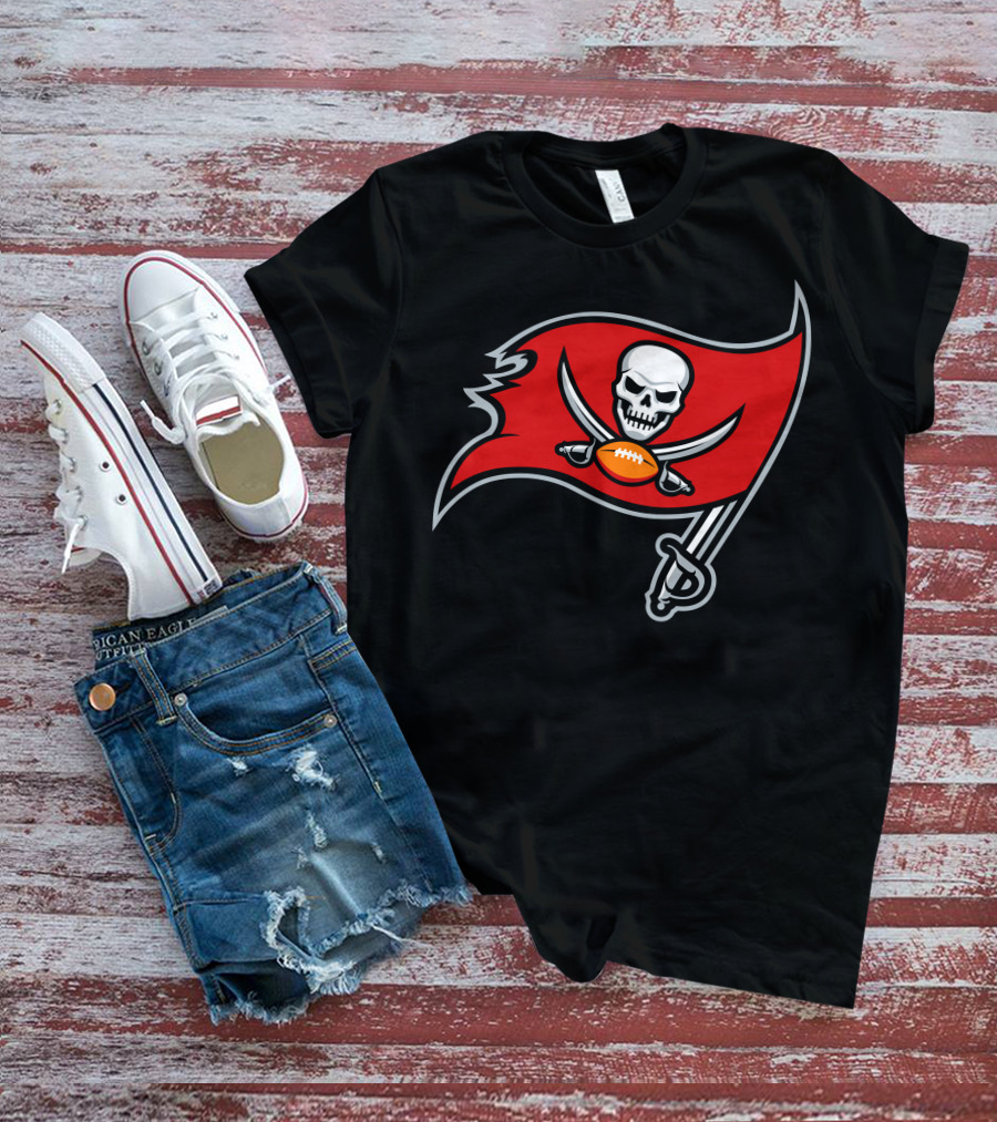 Tampa Bay Buccaneers Skull Flag Football Team T-Shirt