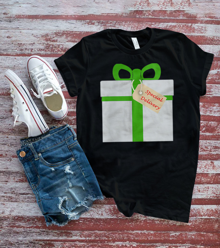 Special Delivery Gift Pregnancy Announcement T-Shirt