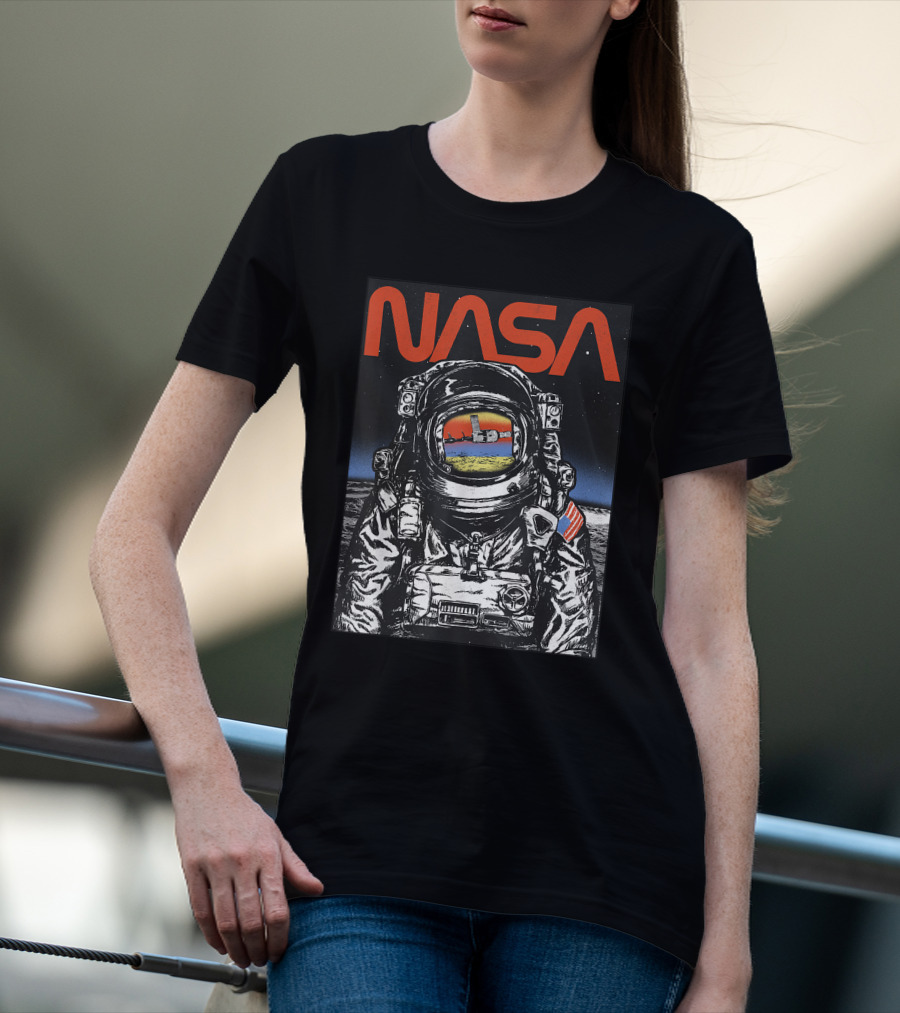 NASA Astronaut Moon Reflection Vintage Space Explorer T-Shirt