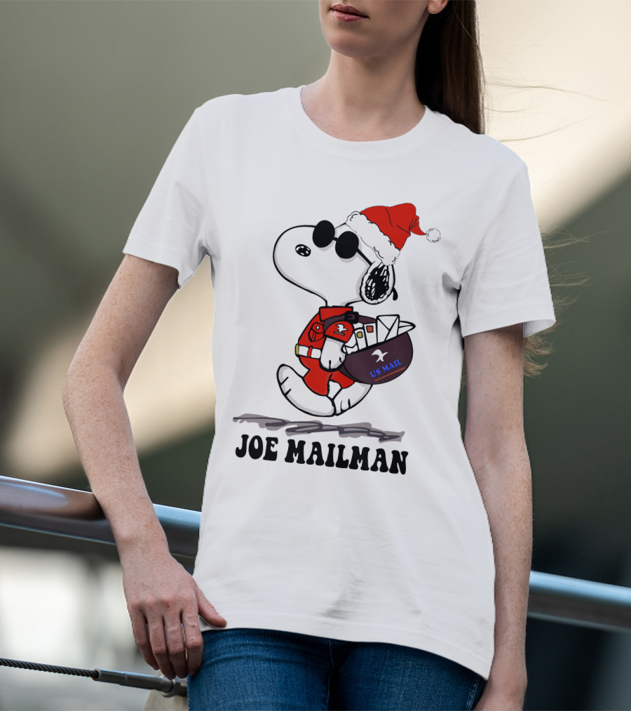 JOE MAILMAN SNOOPY SANTA USPS HOLIDAY DELIVERY T-Shirt
