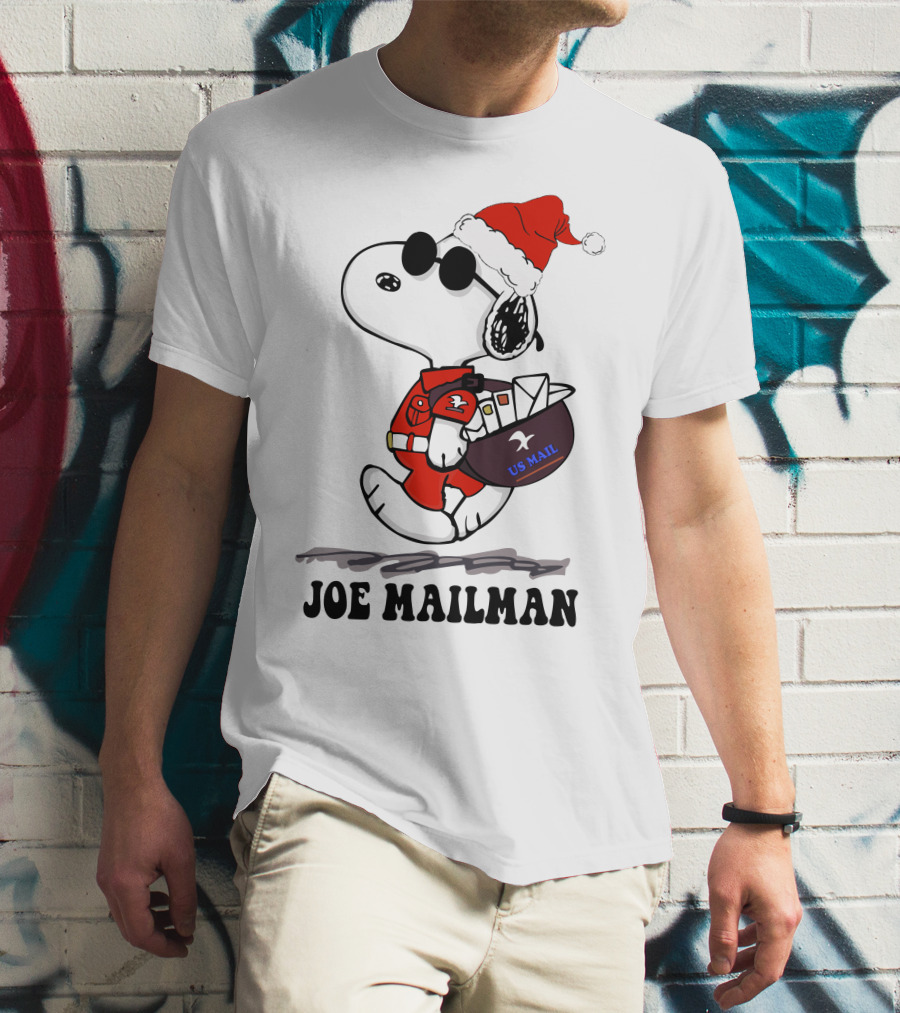 JOE MAILMAN SNOOPY SANTA USPS HOLIDAY DELIVERY T-Shirt