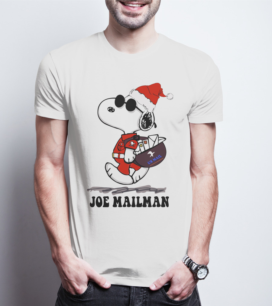 JOE MAILMAN SNOOPY SANTA USPS HOLIDAY DELIVERY T-Shirt